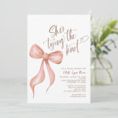 Ze bindt de Knot Blush Pink Bow Vrijgezellenfeest Kaart (Staand voorkant)