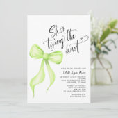Ze bindt de Knot Lime Green Bow Vrijgezellenfeest Kaart (Staand voorkant)