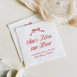 Ze bindt de rode knoop aan de elegante handgeteken servet<br><div class="desc">Het "She's Tying the Knot Red Elegant Hand Drawn Bow" collectie is een tijdloos feest van liefde en elegantie. Gecentreerd rond een delicate, met de hand getekende boog, combineert deze suite verfijnde typografie met een vet rood palet, waardoor een opvallende en verfijnde esthetiek ontstaat. Perfect voor een vrijgezellenfeest vol charme...</div>