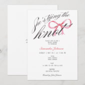 Ze bindt het Knot Bow Coquette Vrijgezellenfeest Kaart (Voorkant / Achterkant)