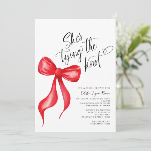 Ze bindt het Knot Red Bow Vrijgezellenfeest Kaart (Staand voorkant)