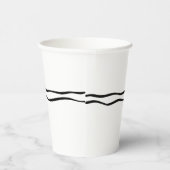 Ze bindt het moderne Vrijgezellenfeest aan de knoo Papieren Bekers (Rechts)