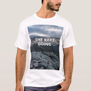 Ze bleef doorgaan hiking shirt — Brave Kids cadeau