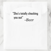 "Ze controleert je helemaal uit" - Bier Ovale Sticker (Tas)