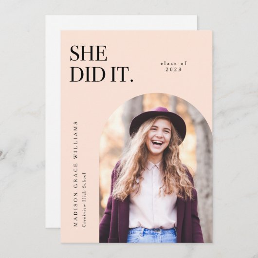 Ze deed de aankondiging van het Afstuderen van de (Voorkant / Achterkant)