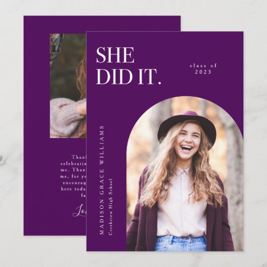 Ze deed de aankondiging van het Afstuderen van het (Voorkant / Achterkant)