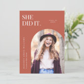 Ze deed de Oranje aankondiging van het Afstuderen  (Staand voorkant)