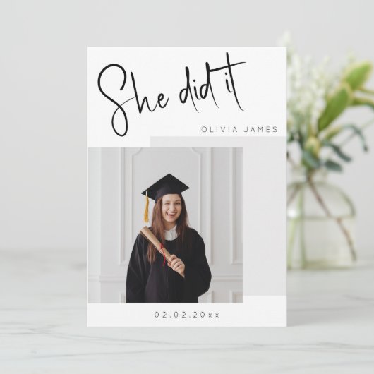 Ze deed het foto afstuderen kaart (Staand voorkant)