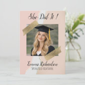 Ze deed het foto afstuderen kaart (Staand voorkant)