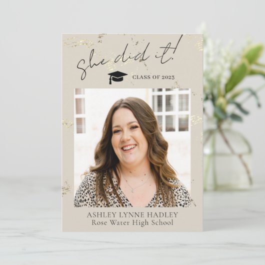 Ze deed het Foto Afstuderen kondiging Aankondiging (Staand voorkant)