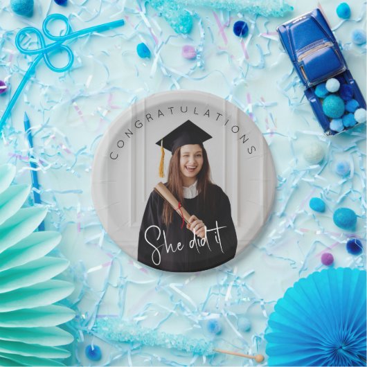 Ze deed het, foto, gefeliciteerd met de afstuderen papieren bordje (Feest)