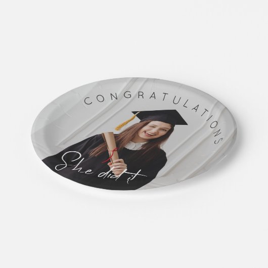 Ze deed het, foto, gefeliciteerd met de afstuderen papieren bordje (Gekanteld)