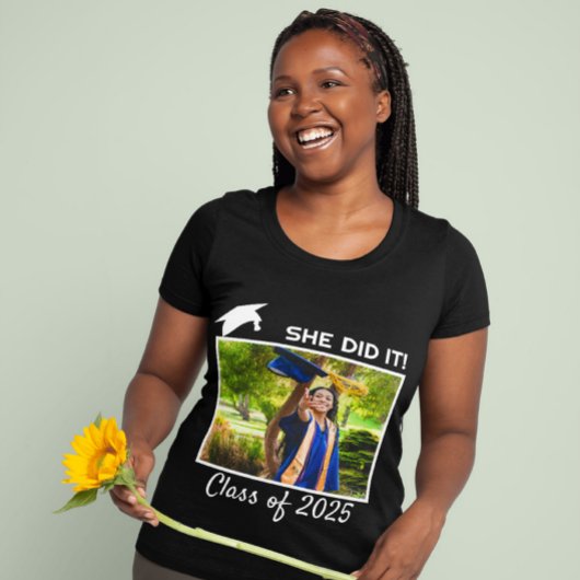 Ze deed het Klasse van 2025 Congrats Afstuderen Fo T-shirt