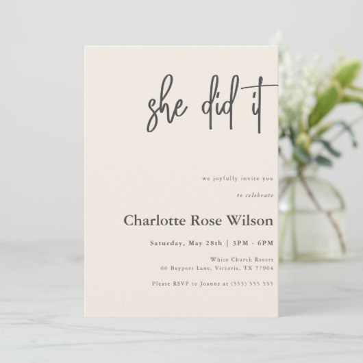 Ze deed het roze fotomoderne Afstuderen Kaart (Staand voorkant)