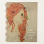 Ze droeg bloemen in haar haar planner (Voorkant)