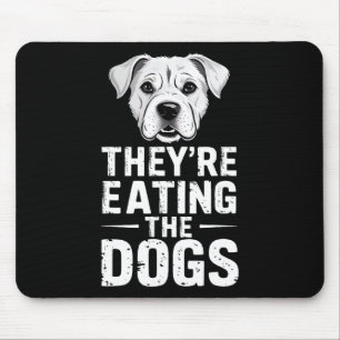 Ze eten de grappige honden van Trump tijdens de ve Muismat