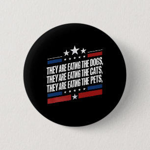 Ze Eten De Honden De Katten De Huisdieren Grappig Ronde Button 5,7 Cm