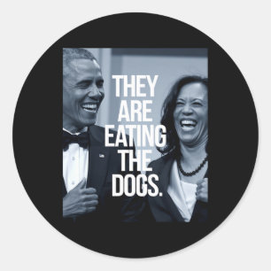 Ze eten de honden op ronde sticker