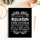 Ze fluisterde terug: Ik ben de storm Notitieboek