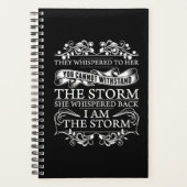 Ze fluisterde terug: ik ben de storm planner (Voorkant)