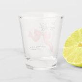 Ze gaat trouwen | Pink Bow Bruidsuitnodiging Shot Glas (Achterkant)