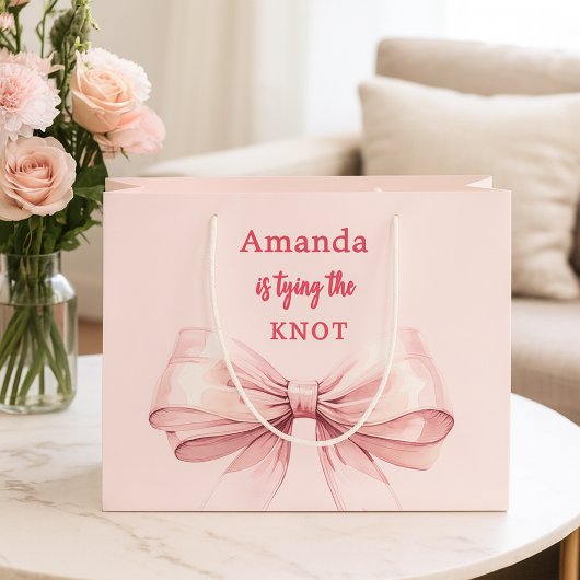 Ze gaat trouwen roze strik Bruidscadeau Groot Cadeauzakje