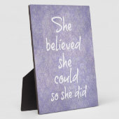 Ze geloofde dat ze dat kon, dus ze deed een citaat fotoplaat (Zijkant)