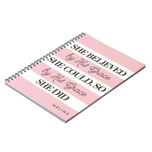 Ze geloofde dat ze door zijn genade gepersonalisee notitieboek (Linkerzijde)