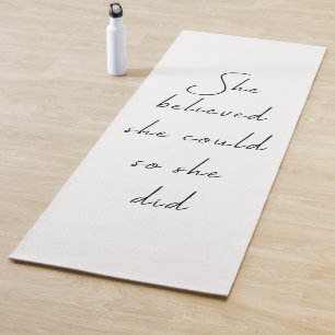 Ze geloofde dat ze een Inspirerend prijsopgave kon Yogamat