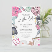 Ze geloofde dat ze het afstudeerfeest kon verzorge kaart (Staand voorkant)