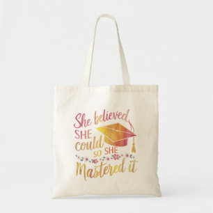 Ze geloofde dat ze het kon dus behaalde ze het met tote bag
