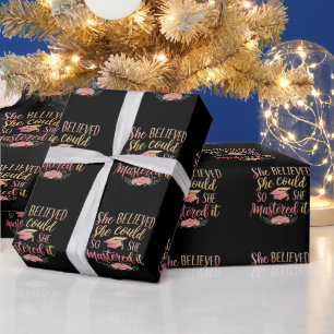 Ze geloofde dat ze het kon, dus beheerste ze het cadeaupapier
