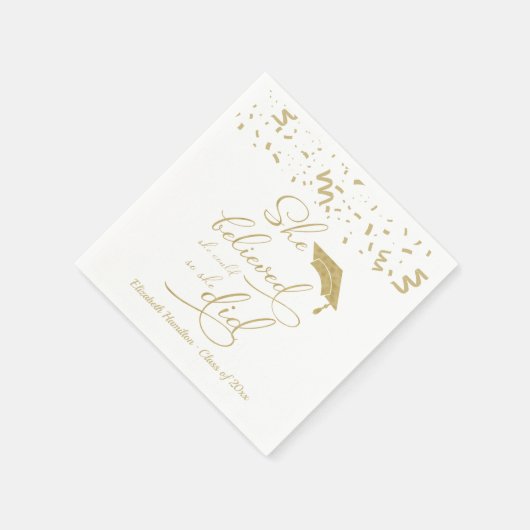 Ze geloofde dat ze het kon, dus deed ze Afstudeerd Servet (Hoek)