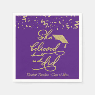 Ze geloofde dat ze het kon, dus deed ze Afstudeerd Servet