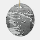 Ze geloofde dat ze het kon, dus deed ze dat keramisch ornament (Links)