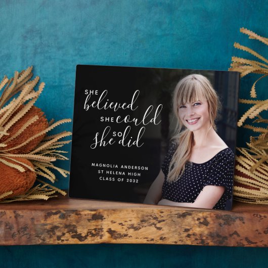 Ze geloofde dat ze het kon, dus ze deed het Afstud Fotoplaat (Zijkant)