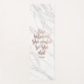 Ze geloofde dat ze het kon, dus ze had een persoon yogamat (Voorkant)