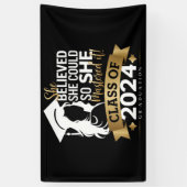 Ze geloofde dat ze het kon, zodat ze het 2024 onde spandoek (Verticaal)