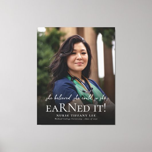 Ze geloofde dat ze het Nurse Photo-Afstuderen kon  Canvas Afdruk (Voorkant)