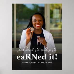 Ze geloofde dat ze het Nurse Photo-Afstuderen kon  Poster