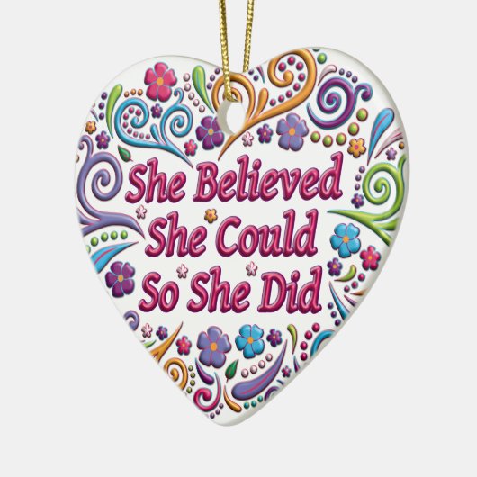 Ze geloofde dat ze kerstversiering kon horen keramisch ornament (Links)