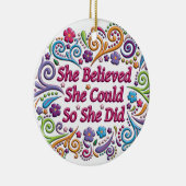 Ze geloofde dat ze kerstversiering rond kon krijge keramisch ornament (Rechts)