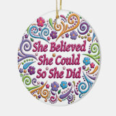 Ze geloofde dat ze kerstversiering rond kon krijge keramisch ornament (Links)