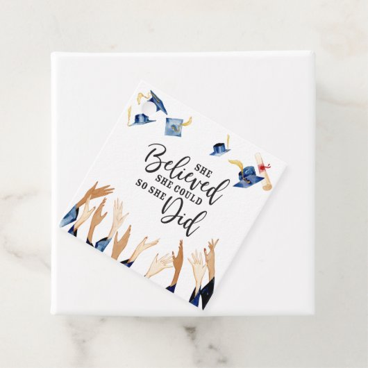 Ze geloofde dat ze kon afstuderen caps bedankjes labels (In situ)