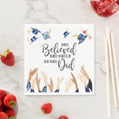 Ze geloofde dat ze kon afstuderen caps servet (Insitu)