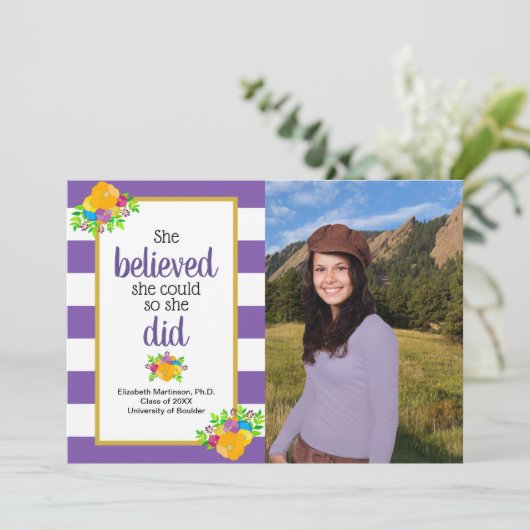 Ze geloofde dat ze kon afstuderen partij foto kaart (Staand voorkant)