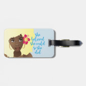 Ze geloofde dat ze kon, zwarte vrouw, blauw bagagelabel (Achterkant horizontaal)