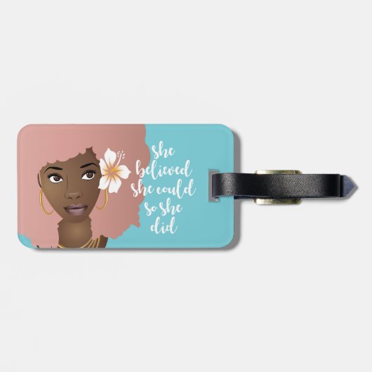 Ze geloofde dat ze kon, zwarte vrouw, blauw bagagelabel (Achterkant horizontaal)
