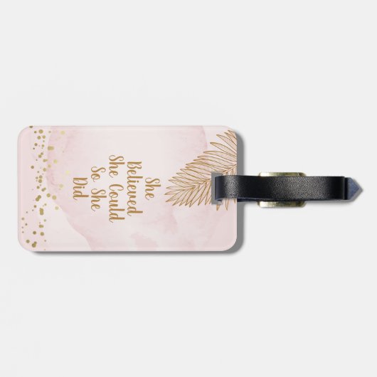 Ze geloofde dat ze kon, zwarte vrouw, roze en goud bagagelabel (Achterkant horizontaal)