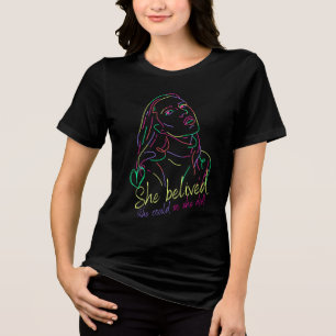 Ze geloofde. Ze kon het, dus deed ze het! Tri-Blend Shirt